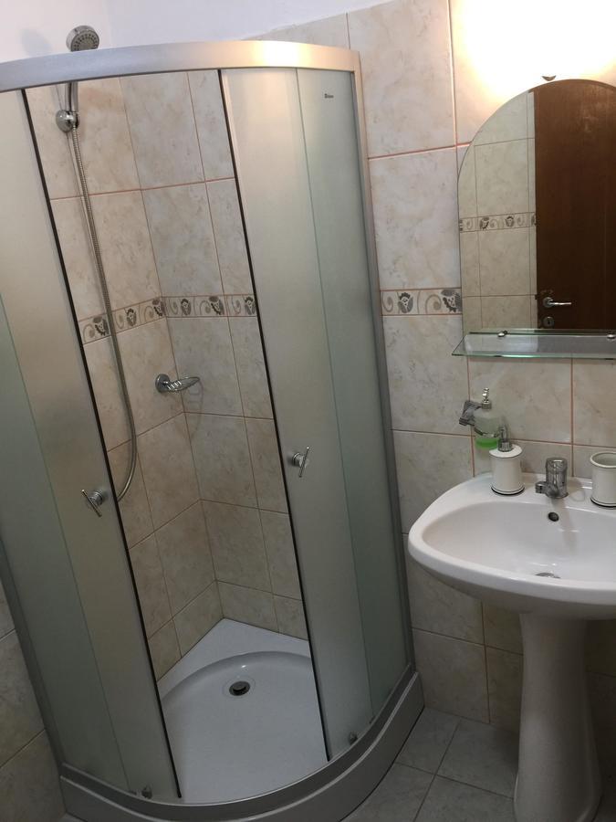 Hotel Rares Ботошани Экстерьер фото